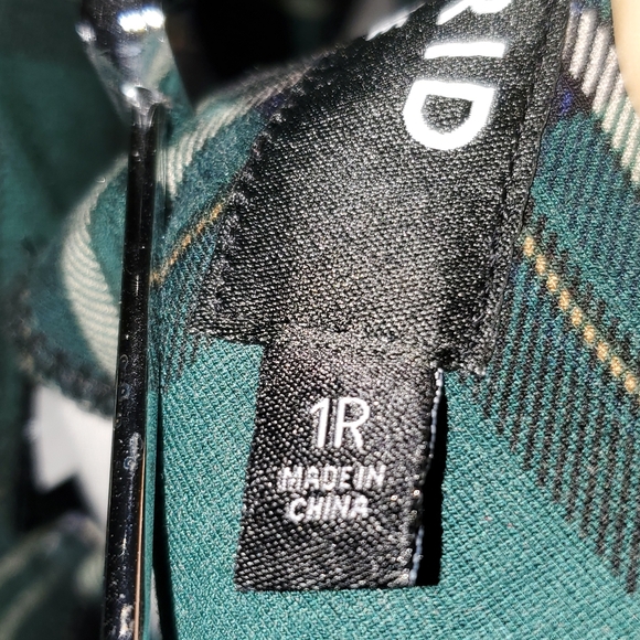 Torrid EUC Green Plaid PIXIE Pants Sz 1R (14/16 Regular) - Picture 3 of 5
